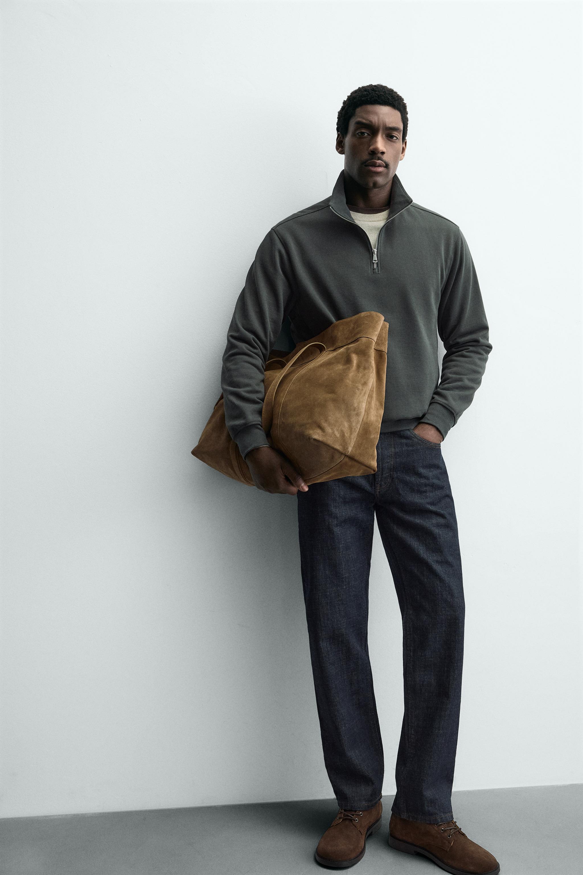 BASIC QUARTER-ZIP SWEATSHIRT